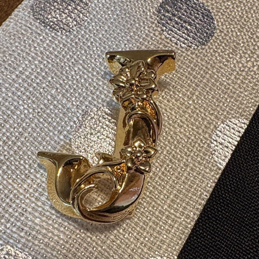 Avon Gold Floral Initial J Brooch